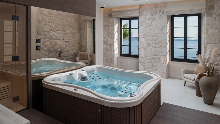 villa hot tub